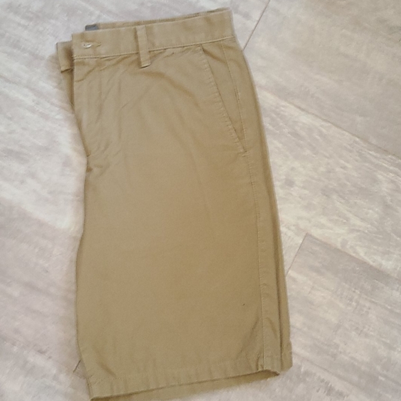 gap classic khakis men's